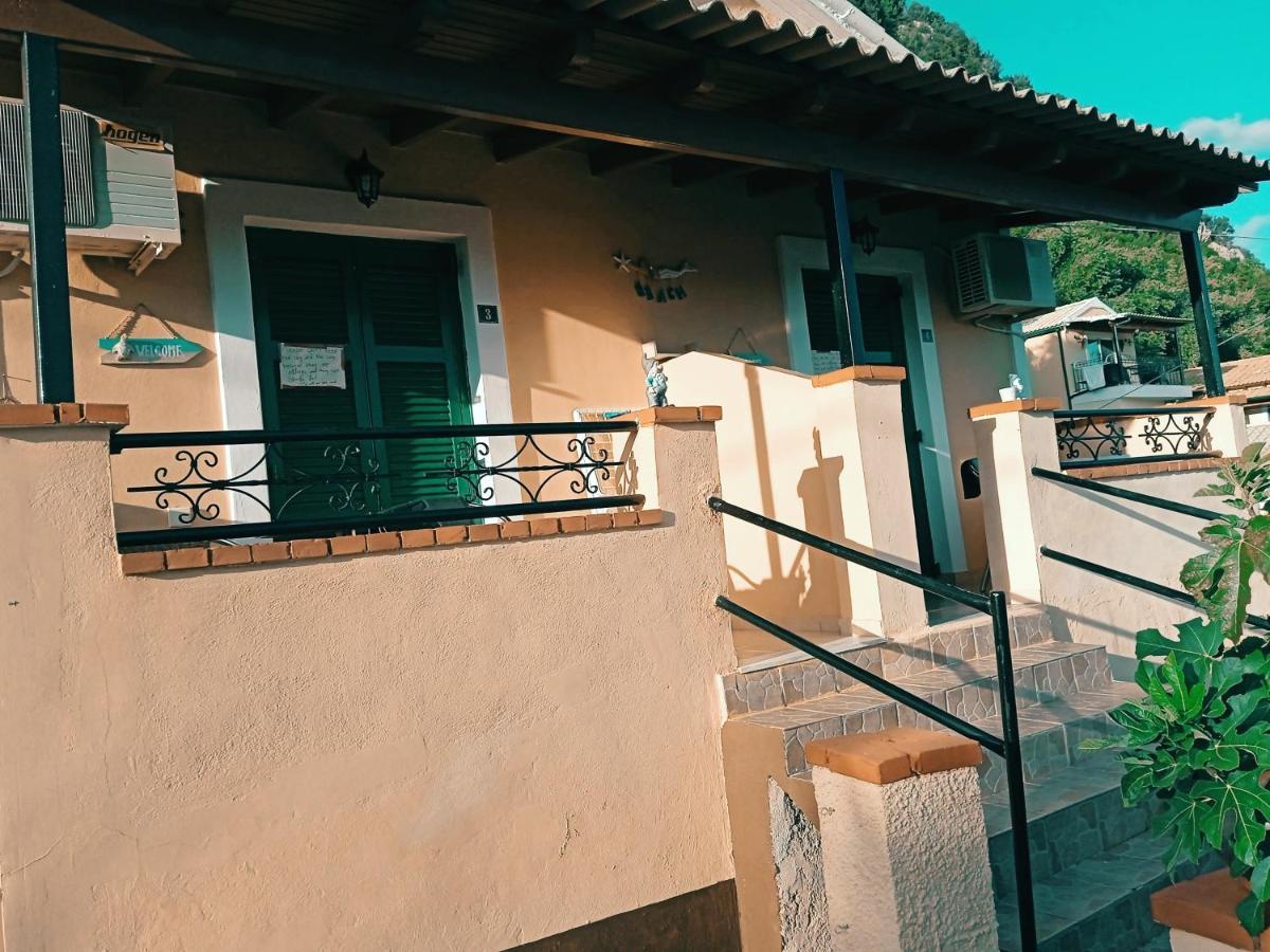 Vassilis Apartments パレオカストリッツア エクステリア 写真