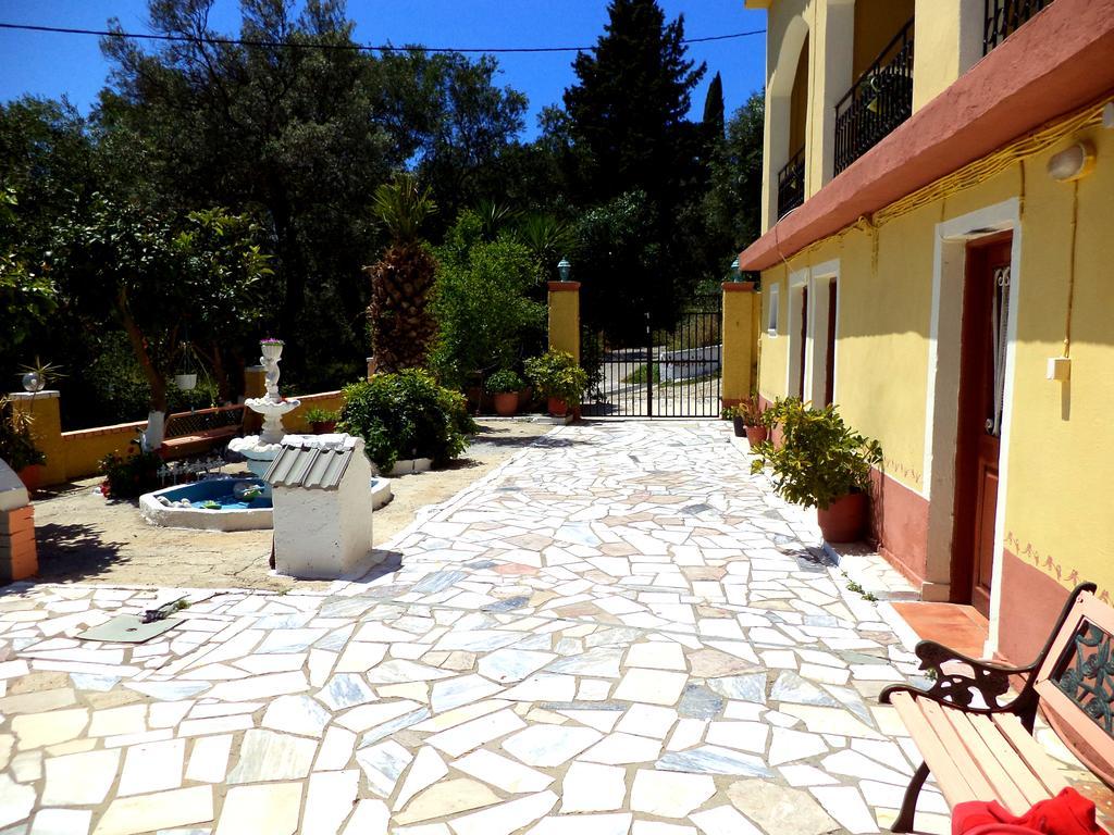 Vassilis Apartments パレオカストリッツア エクステリア 写真
