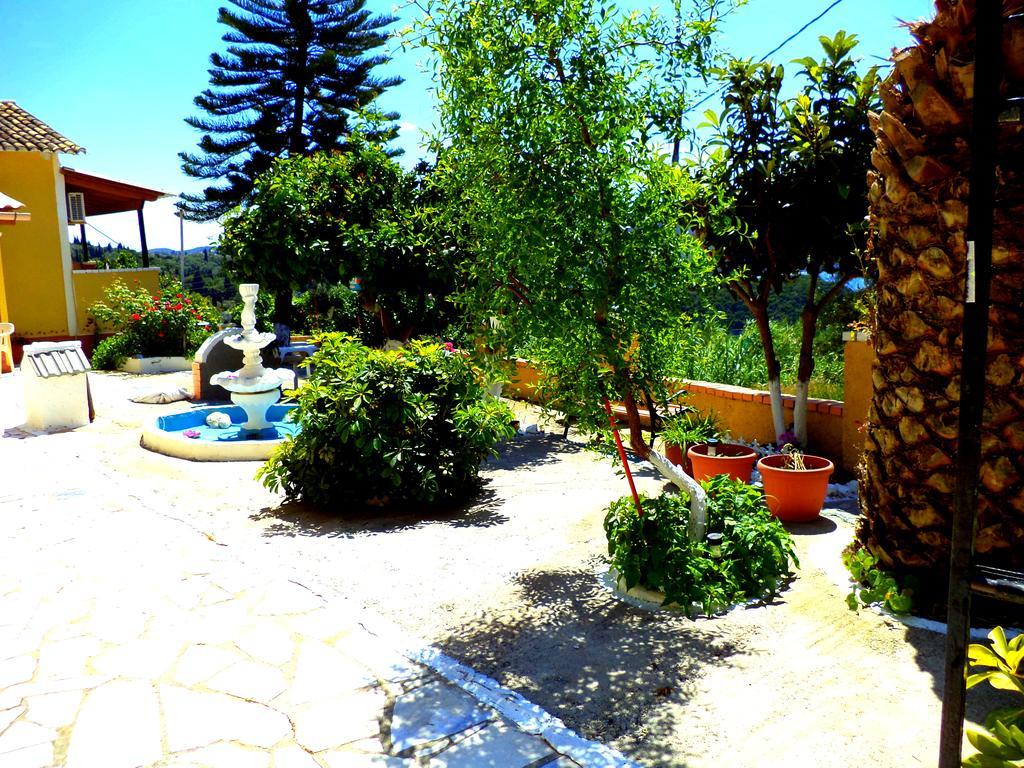 Vassilis Apartments パレオカストリッツア エクステリア 写真