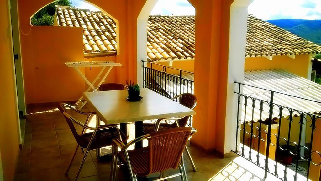 Vassilis Apartments パレオカストリッツア エクステリア 写真