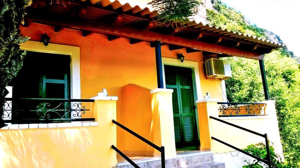 Vassilis Apartments パレオカストリッツア エクステリア 写真